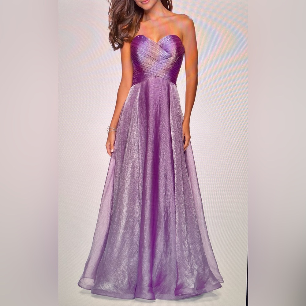 NWT $368 La Femme [ 12 ] Strapless Metallic Organza Gown in Orchid Purple #G1052